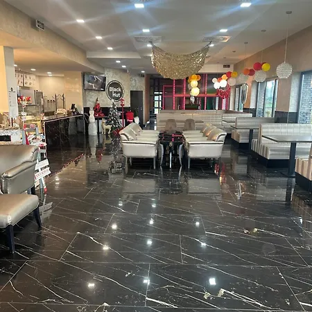 Black Hut * Dunajská Streda